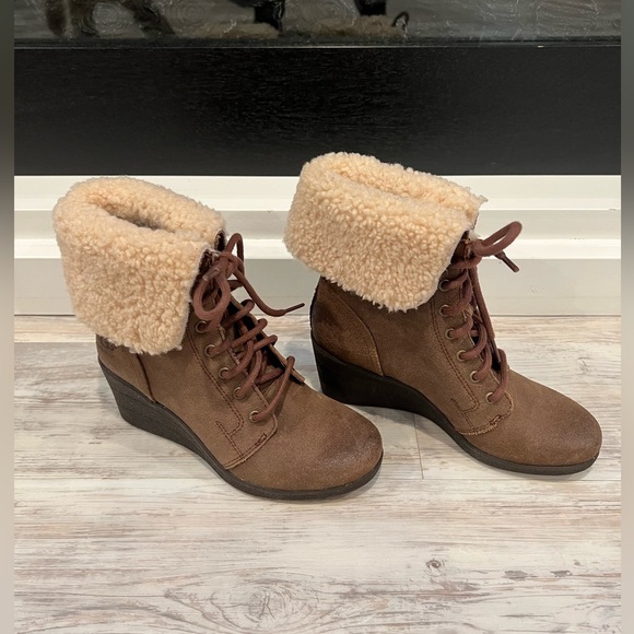 Ugg Zea wedge bootie - Picture 2 of 5